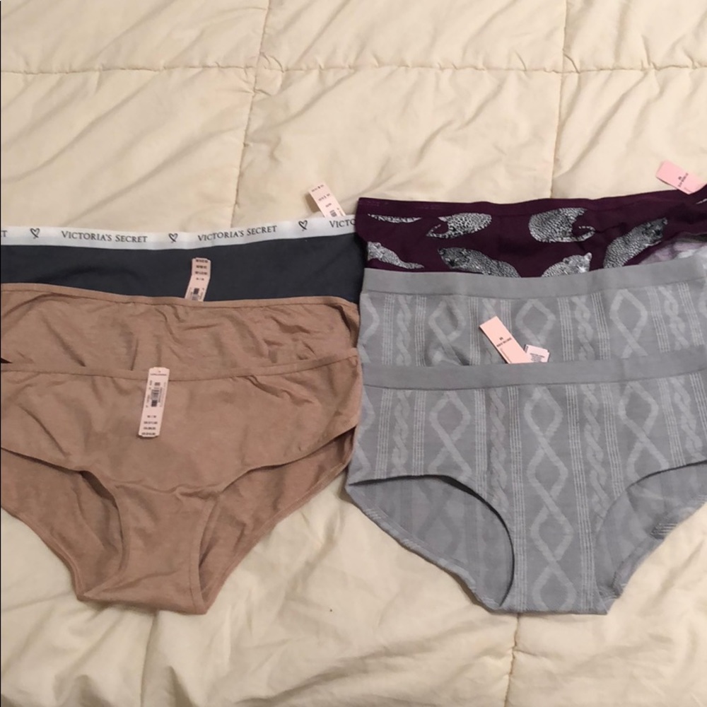 Bundle of VS Hipster Panties - M